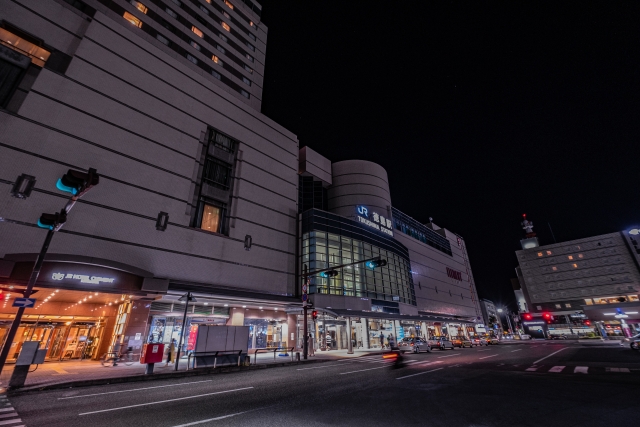 夜の徳島駅