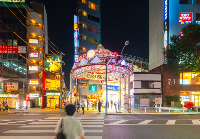 夜の阿佐ヶ谷パールセンター周辺